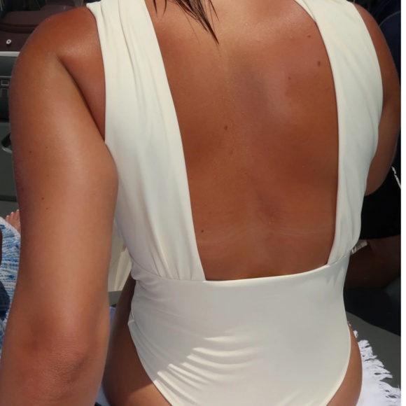 Strawberry Milk Mob - Bambina One Piece - Picture 3 of 5